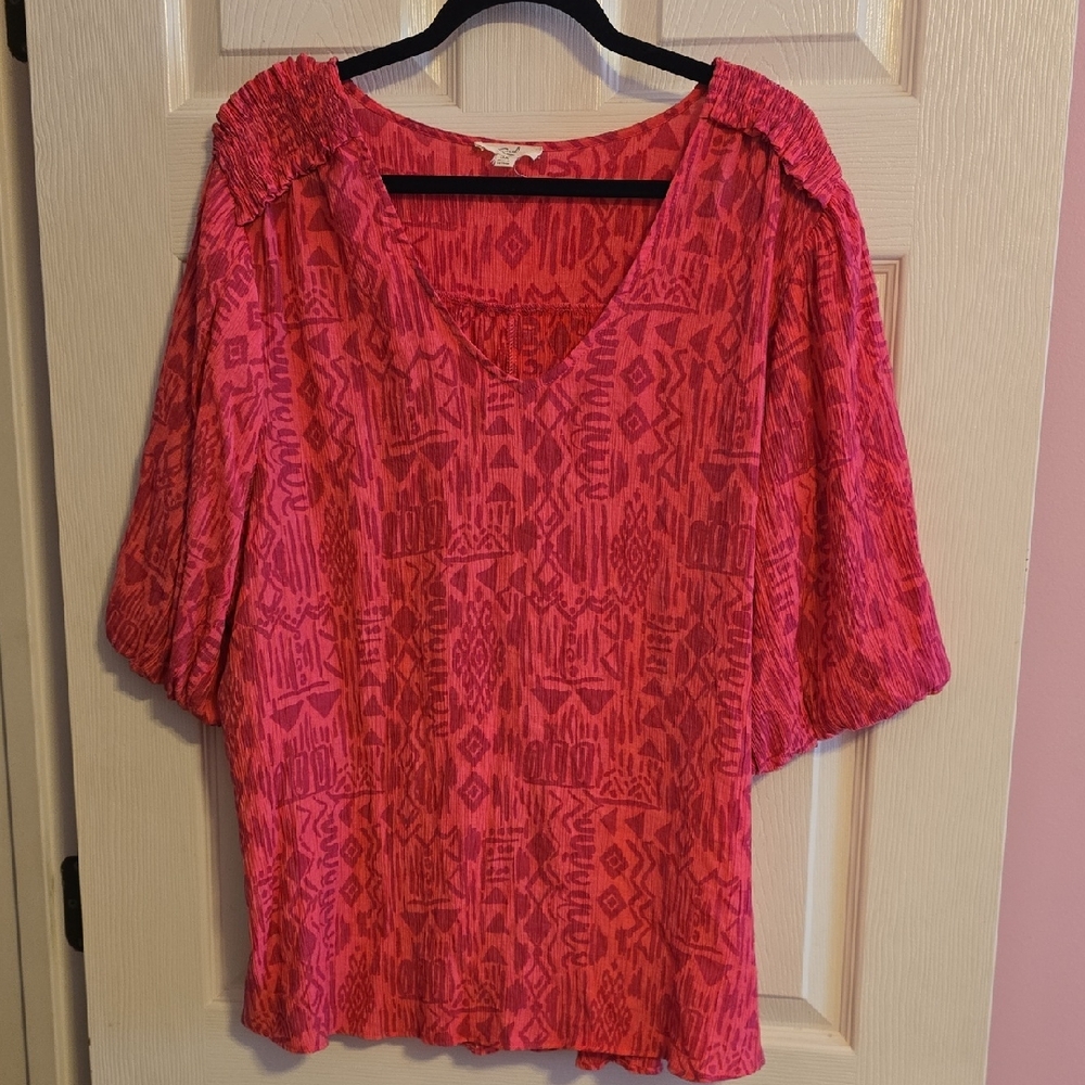 Easel‎ Pink Geometric Blouse